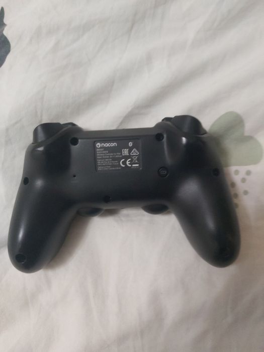Comando Wireless Nacon Asymmetric - PS4