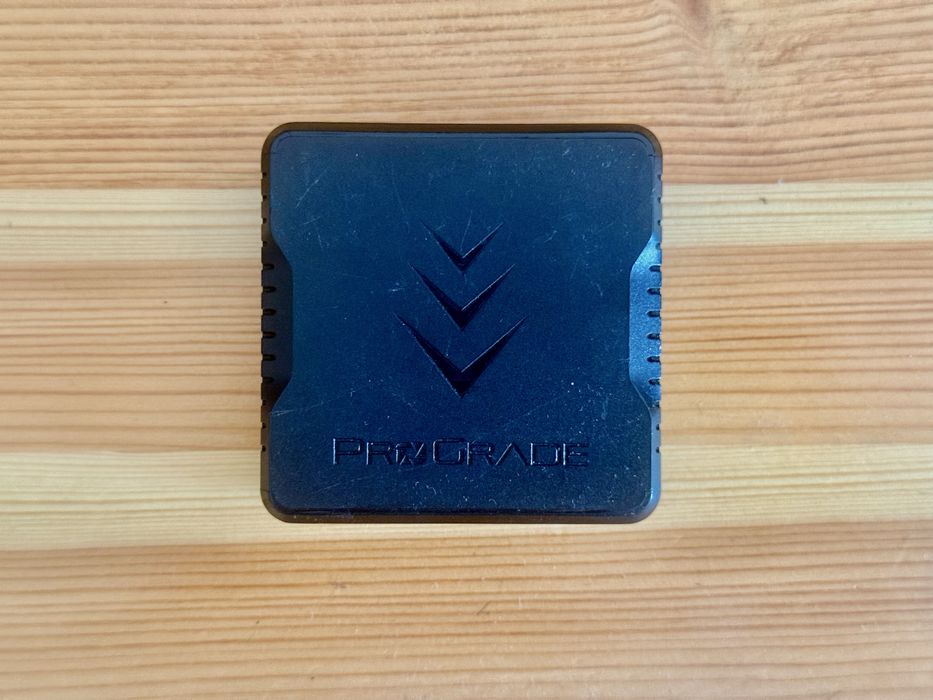 2 Cartões CF + 2 Cartões SD