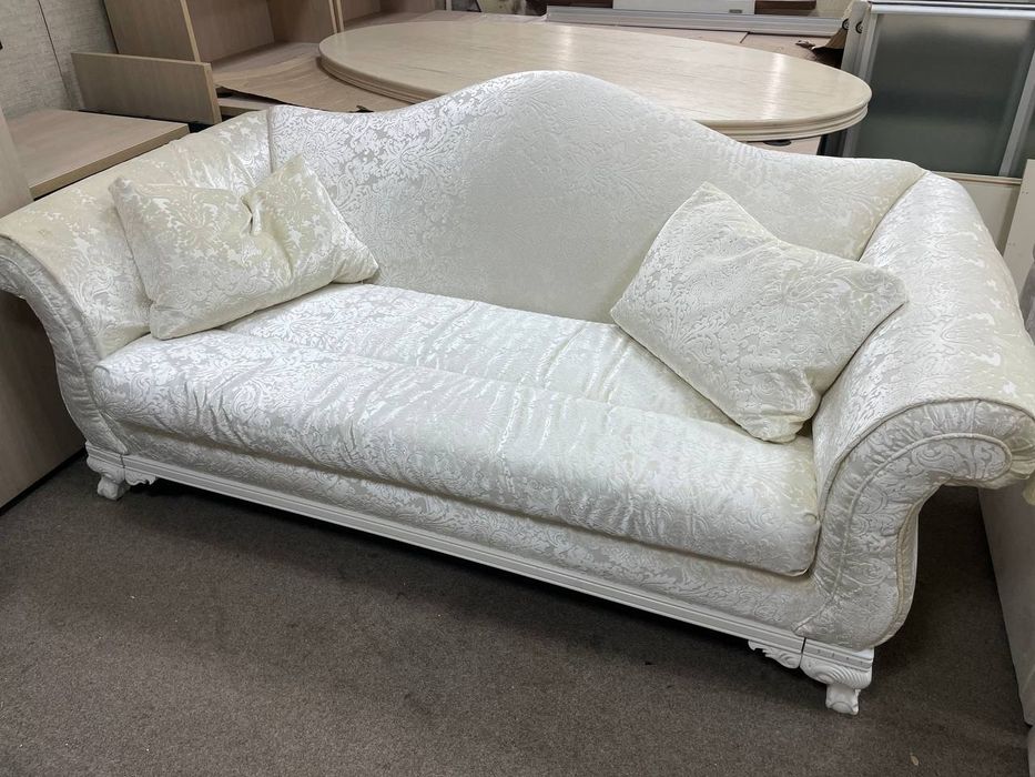 Продам софу и кресло бархат+дерево