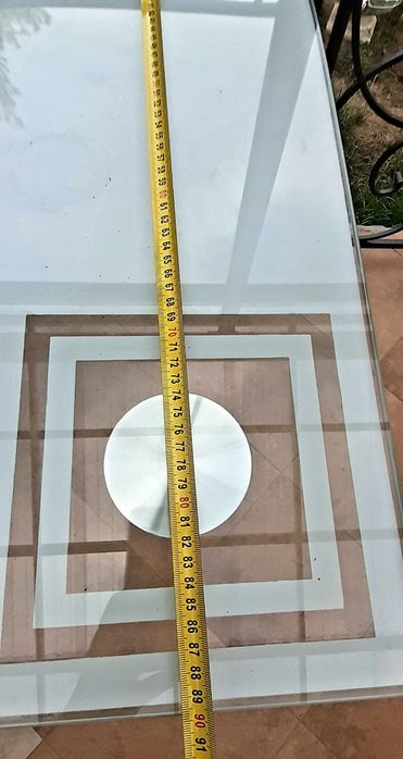 Скляний кухонний стіл