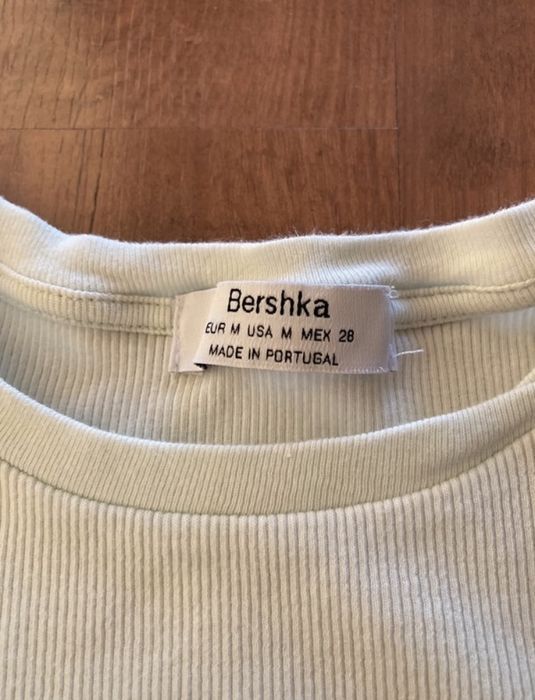 Top da Bershka em bom estado.