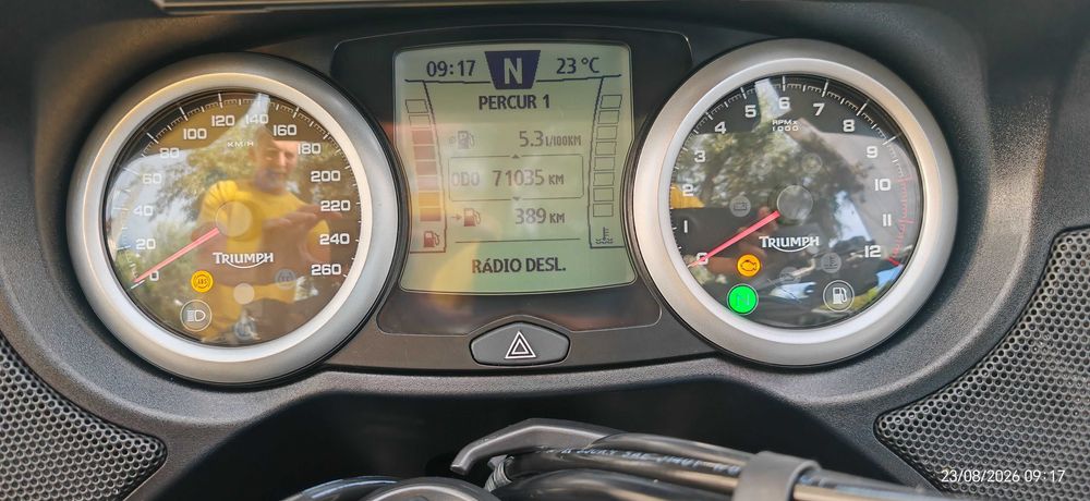 Moto Triumph Trophy 1200 SE