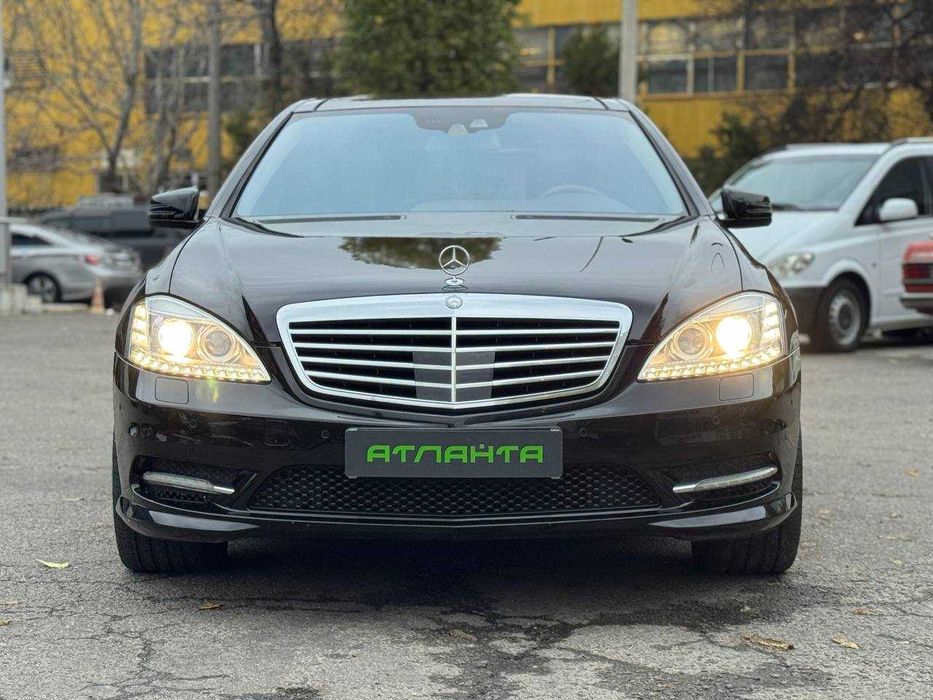Mercedes-Benz S-Class 2012