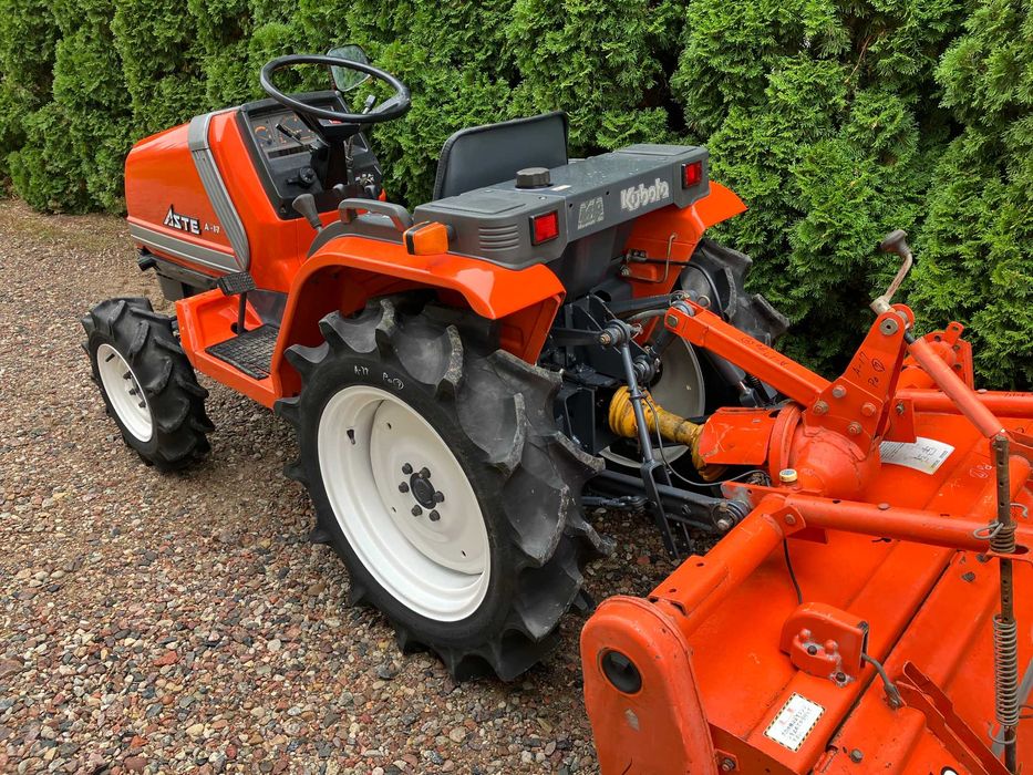 Mini Traktor Kubota A17 Ciągnik Sadowniczy Ogrodniczy Komunalny