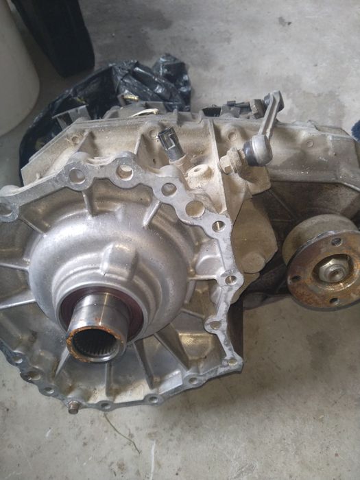 Роздавальна  коробка АКПП Ніссан Потфайндер