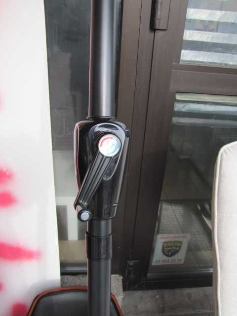 Parasol na taras balkon półokrągły czerwony 23,7 x 132,1 cm