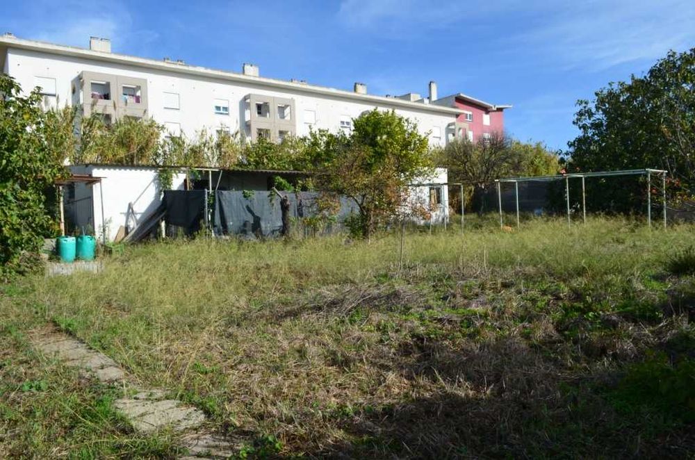 Vende-se Terreno na Ajuda - Lisboa | VENDA PARTICULAR