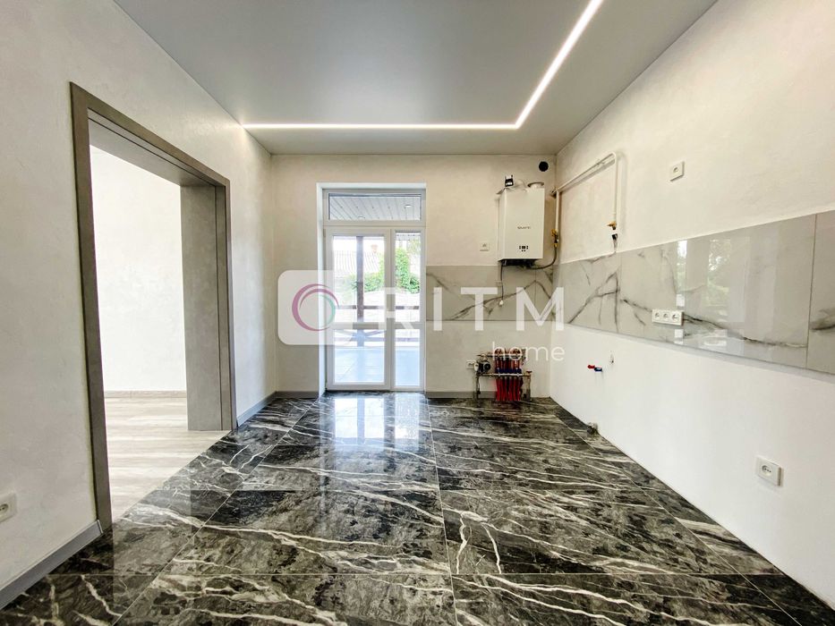 Продається будинок з сучасним ремонтом у Луцьку!!!