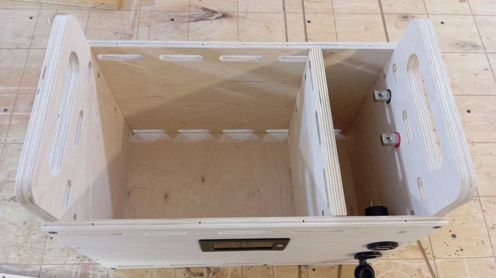 Бокс, кейс, корпус для LiFePO 4S на ячейках 105, 230, 280, 304, 314 Ач