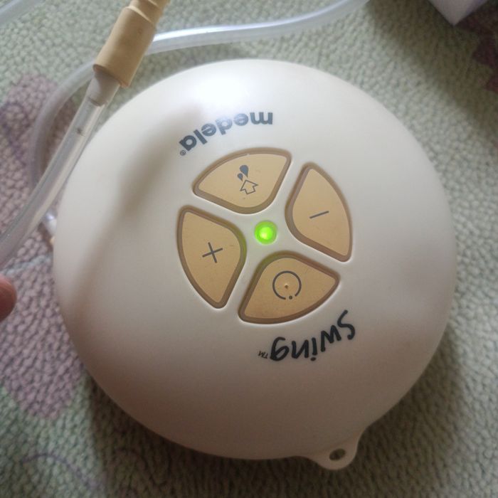 Молокоотсос Medela Swing б/у