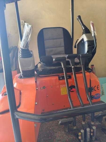 Mini giratoria com 12 HP e 3 baldes  - Nova e C/ Garantia