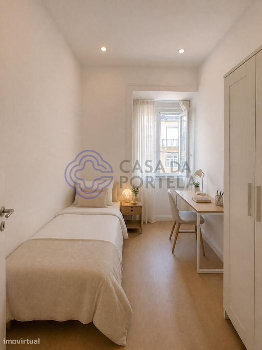 Apartamento T3 novo remodelado com logradouro de 15 m2 em prédio total