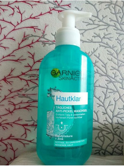 Помада-блеск Maybelline, крем Nivea, краска wella: 75 грн. - Губна ...