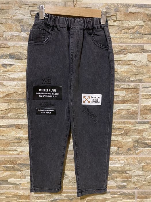 Джинси чорни, нові.