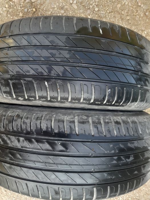 2 pneus 195 60 r15 mais 4 pneus 255 65 r17 bom estado