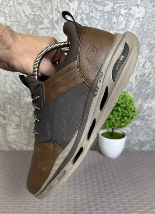 Skechers Arch Fit кроссовки 46 размер спортивные кожаные коричневые