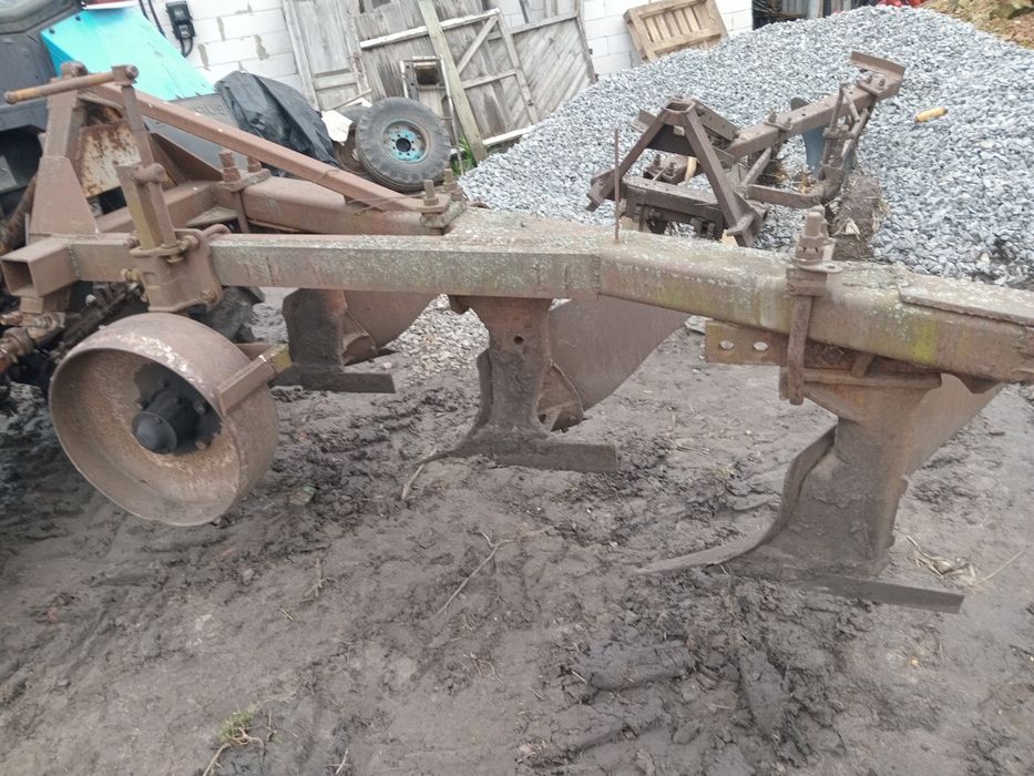 Продам плуг Плн 3.35