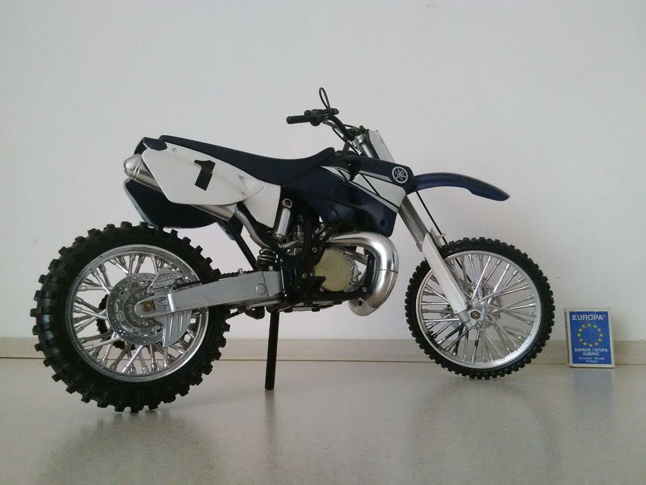 DUŻY model motor terenowy YAMAHA CROSS Motorsport ( 125 )