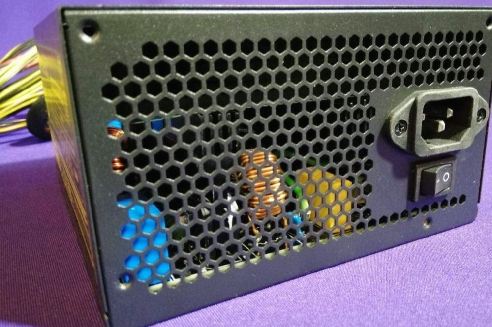 Продам мощный компьютерный блок питания