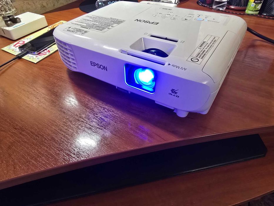 LCD проектор Epson EB-W05 Model H840B