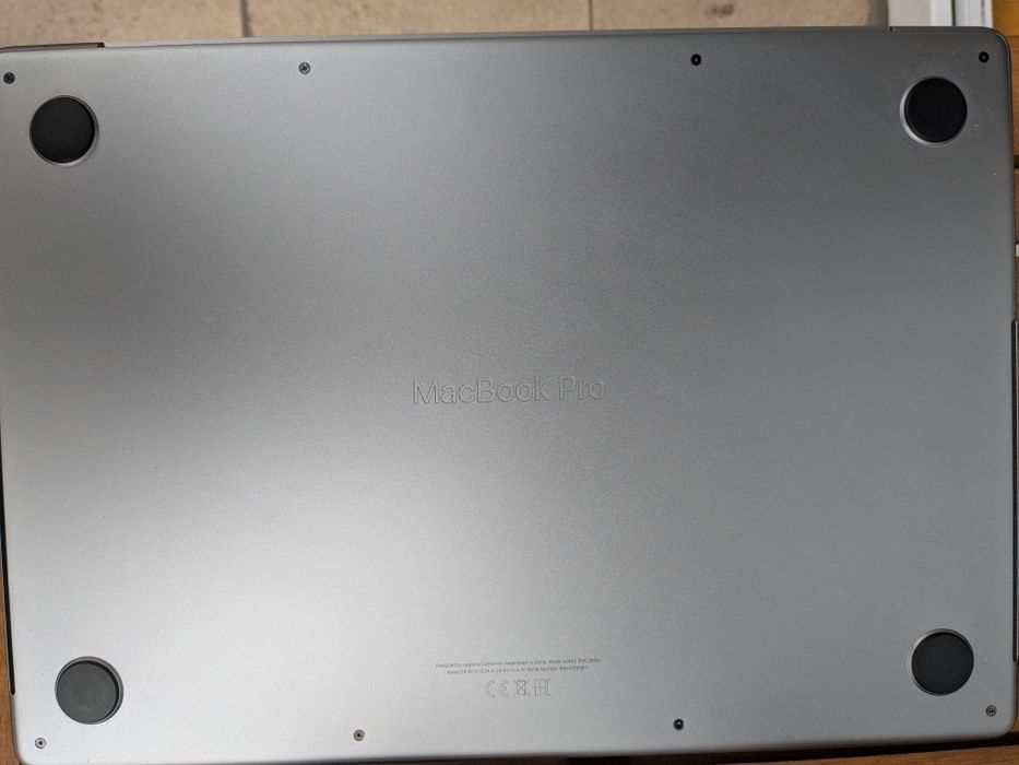 MacBook Pro 14" (2021) M1 Pro / 32 GB