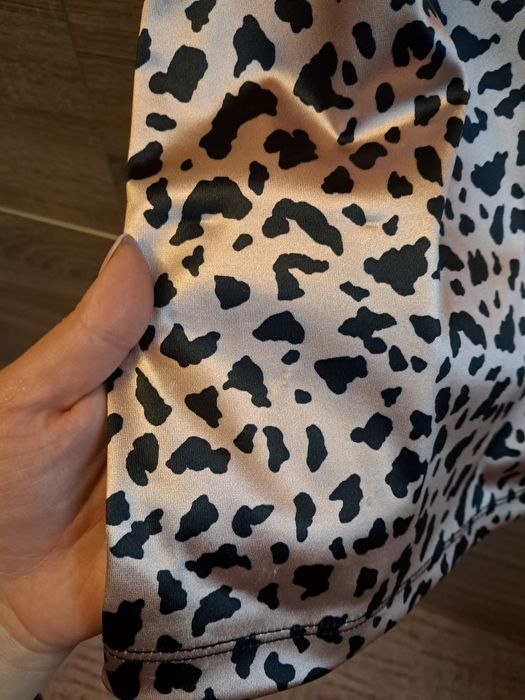 Sukienka na ramiączkach w panterkę Motel (posiada wady)