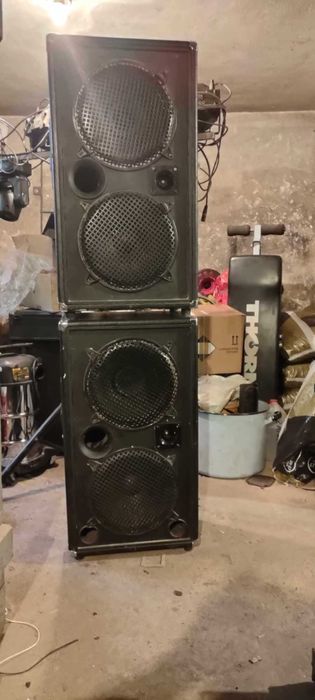 Sprzedam dwie kolumny 30cm po 4ohm zapiete w 8ohm