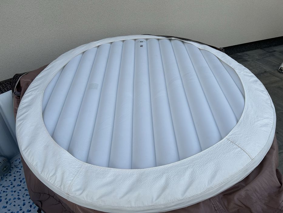 Jacuzzi BESTWAY Lay-Z-Spa St.Mortz