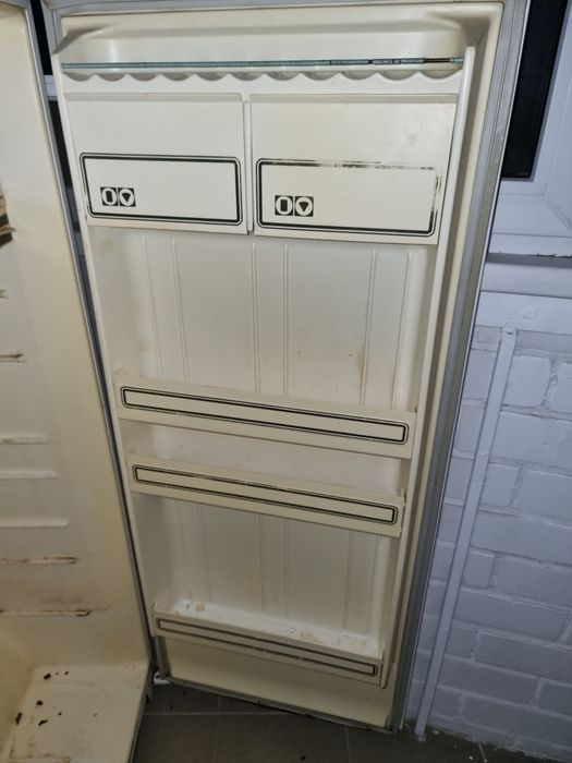 Холодильник (старого зразка)