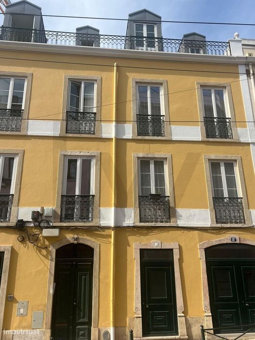 Apartamento T2 Totalmente Remodelado para Arrendamento | Lapa, Lisboa
