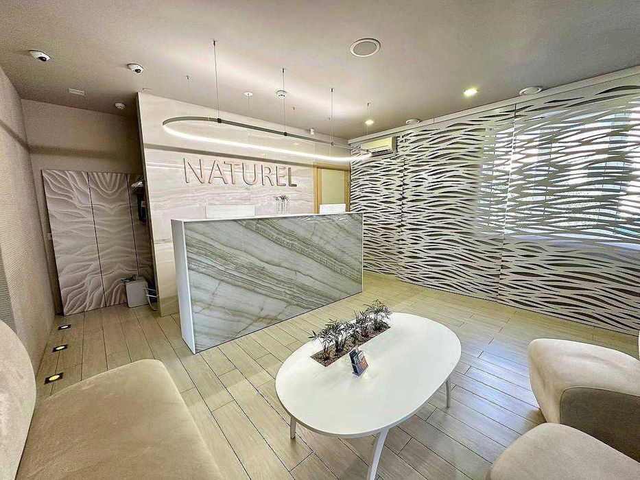 Комерційне приміщення Чернівці центр 3 поверхи 432 м^2 шикарний ремонт