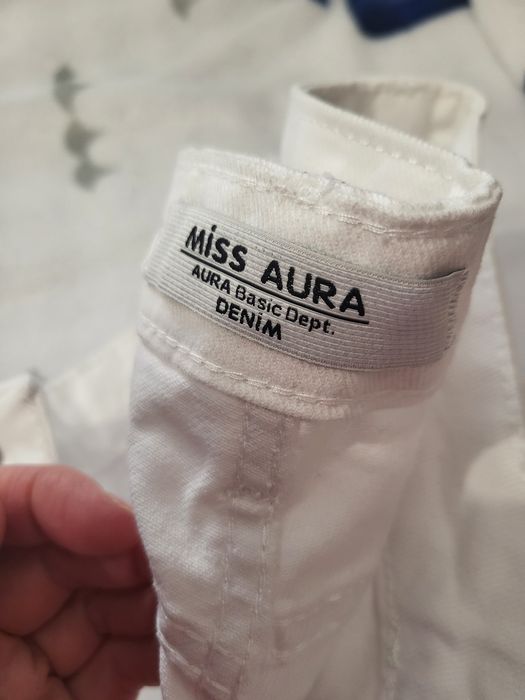 Шорти жіночі білі