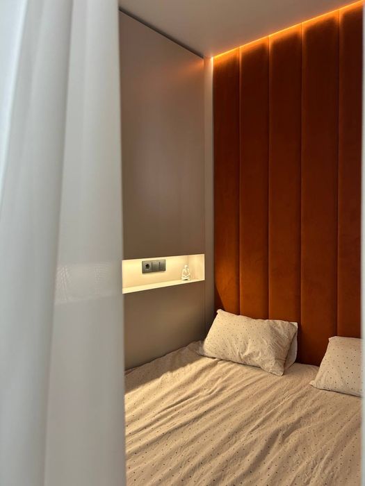 Стильна студія з неймовірним видом на Дніпро! Світло завжди є!