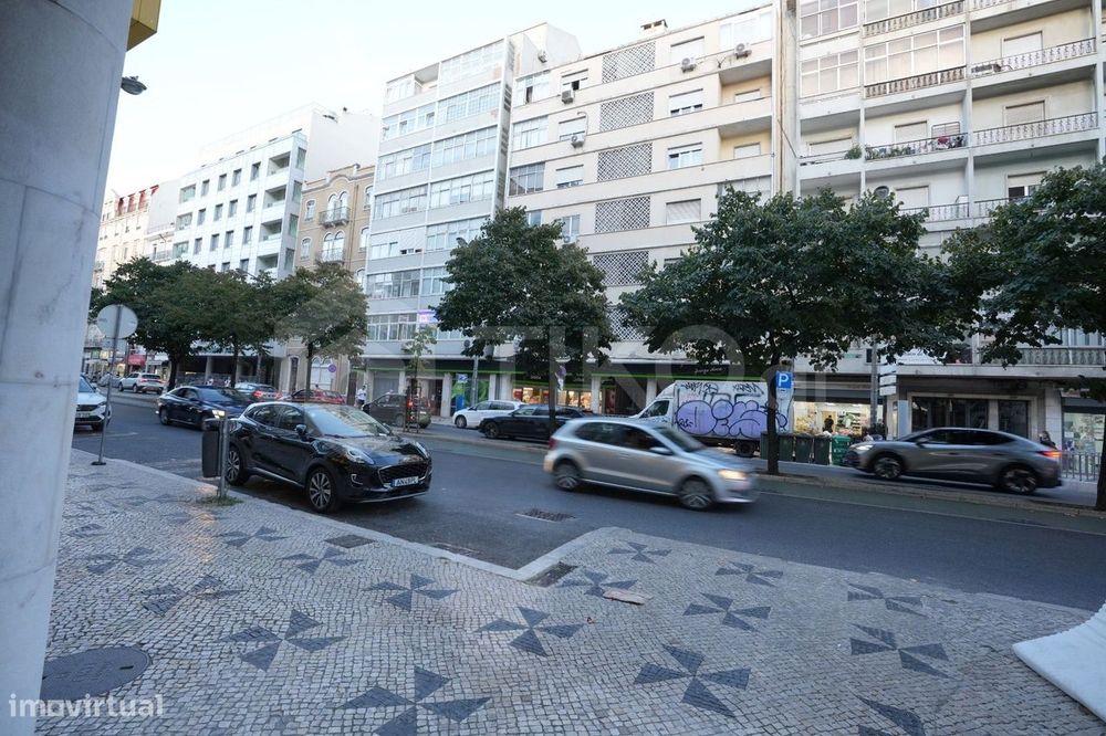 T1 Remodelado E Mobilado Na Avenida Almirante Reis | Pingo Doce No Pré