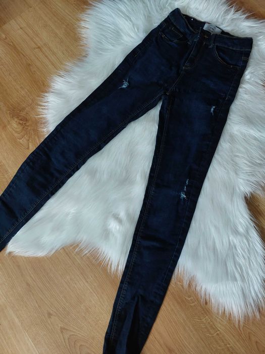 Spodnie jeansy xs s m wysoki stan przetarcia dziury skinny rurki