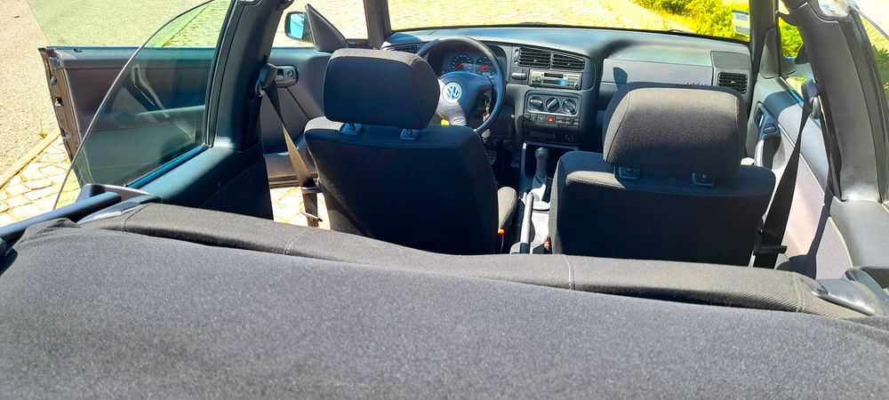 vw golf cabriolet 1.6 - Só com 131400 kms.