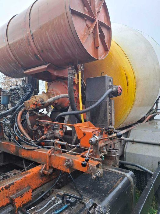 Бетонозмішувач міксер