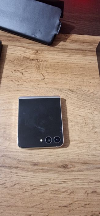 Samsung Galaxy Z Flip  5