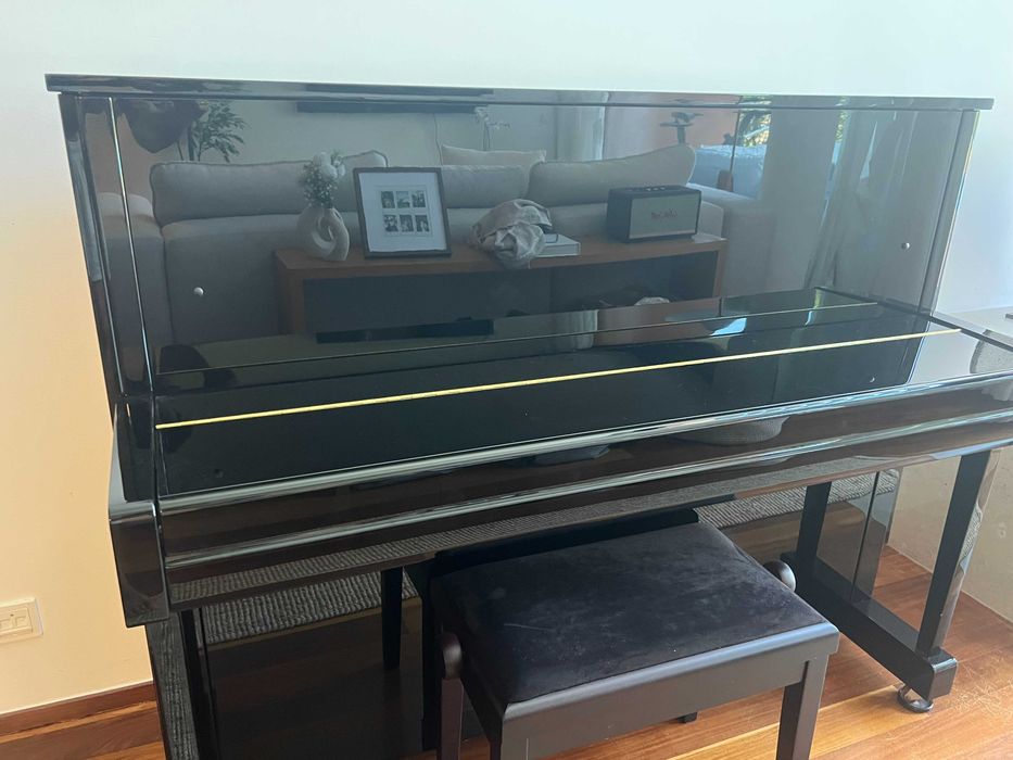 Piano Vertical Yamaha B3 PE Preto Polido – Como Novo, Sem Uso – Transporte Incluído
