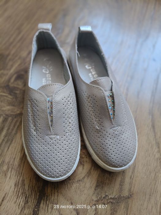 Взуття для дівчинки р. 27