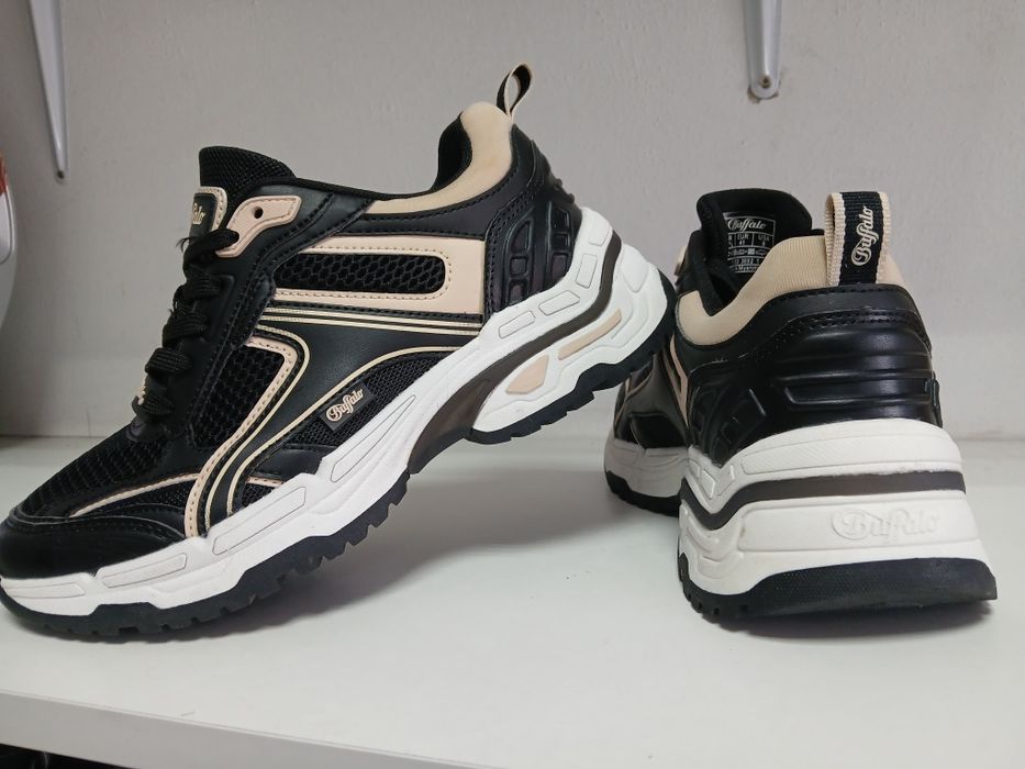 Кросівки  41-40  р/26 см Buffalo  оригинал