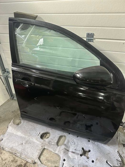 Двері праві передні та задні Nissan Qashqai +2 J10/ Нісан Кашкай 07-13