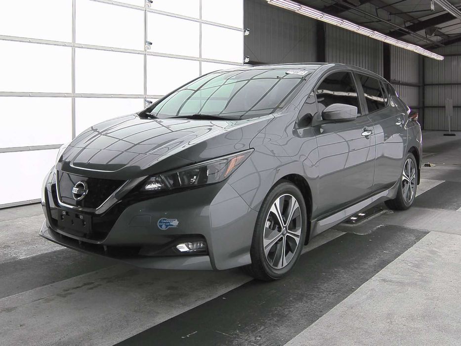 2020 Nissan LEAF SV ціла машина