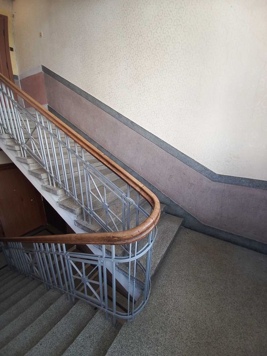 Продаж 2к квартири 79.2 кв. м на вул. Курінного Чорноти