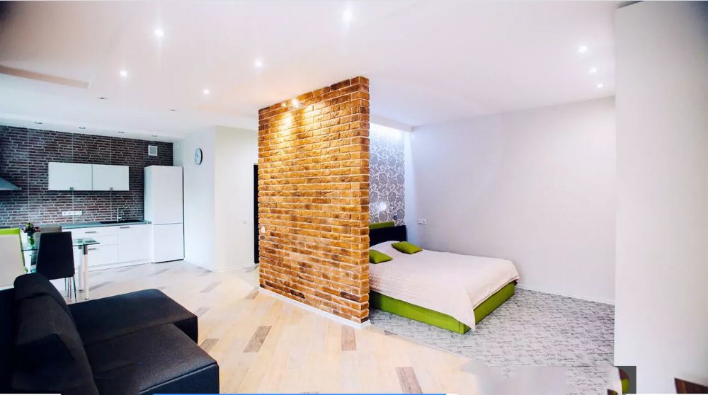 ЦЕНТР студия VIP до 4 человек. ПАРКОВКА рядом. Посуточно почасово