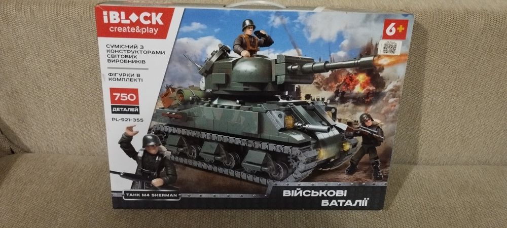 Іграшка-конструктор "Військові баталії. Танк М4 Sherman", 750 деталей, Iblock