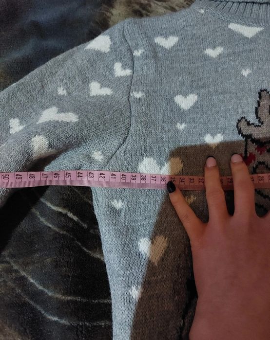 Sweter renifery r. S 70% wełny milutki- wysprzedaż