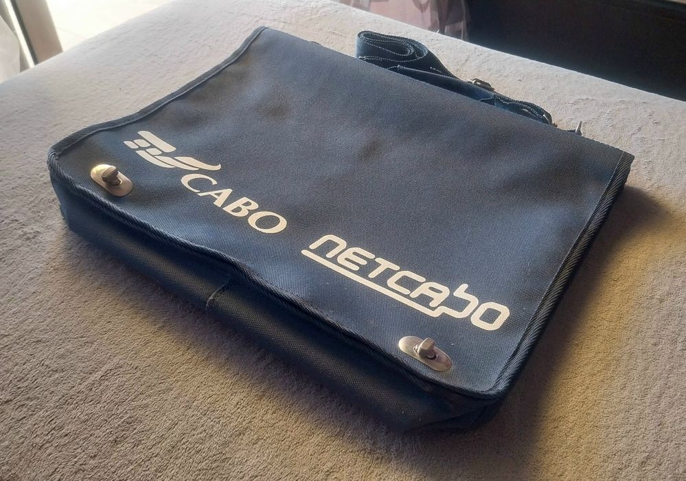 Mala/Bolsa nova c/ 35 anos de Colecção 
TvCabo NetCabo.