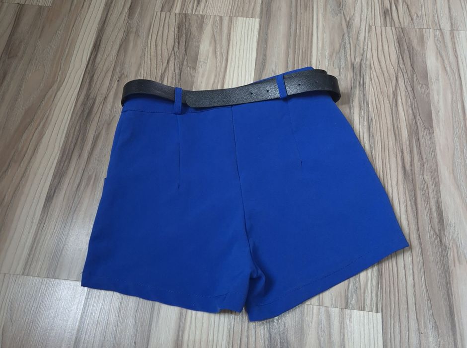 Krótkie spodenki chaber pasek złote guziki xs/s