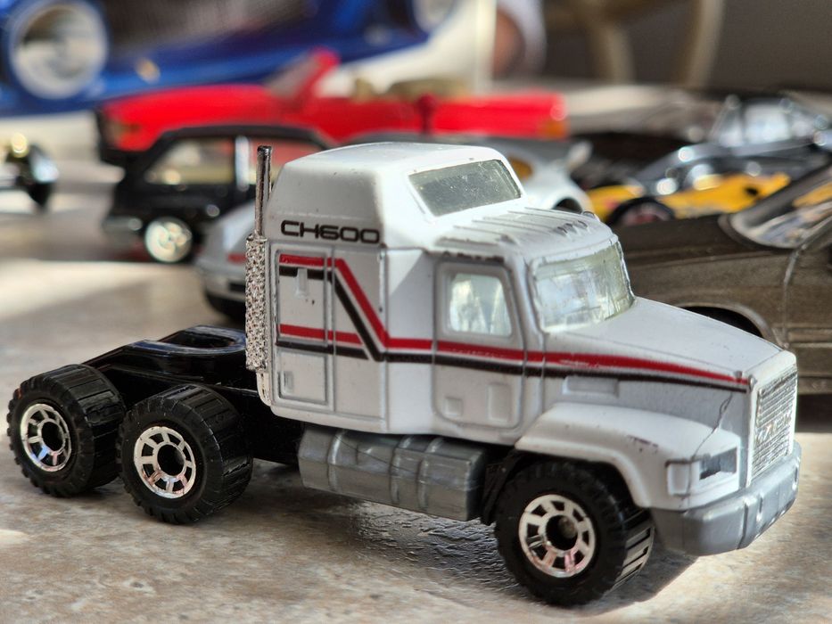 Resorak Model MATCHBOX MACK CH600 rok 1990 skala 1:97 unikat kolekcja